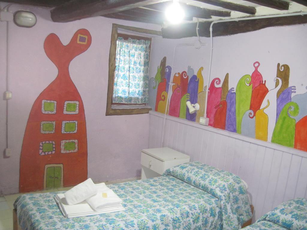 Libera Universita Di Alcatraz Guest House Morleschio Room photo